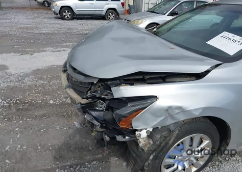 2015 Nissan Altima 2.5/2.5 S/2.5 Sl/2.5 Sv z USA, uszkodzony, nr VIN 1N4AL3AP9FN875507